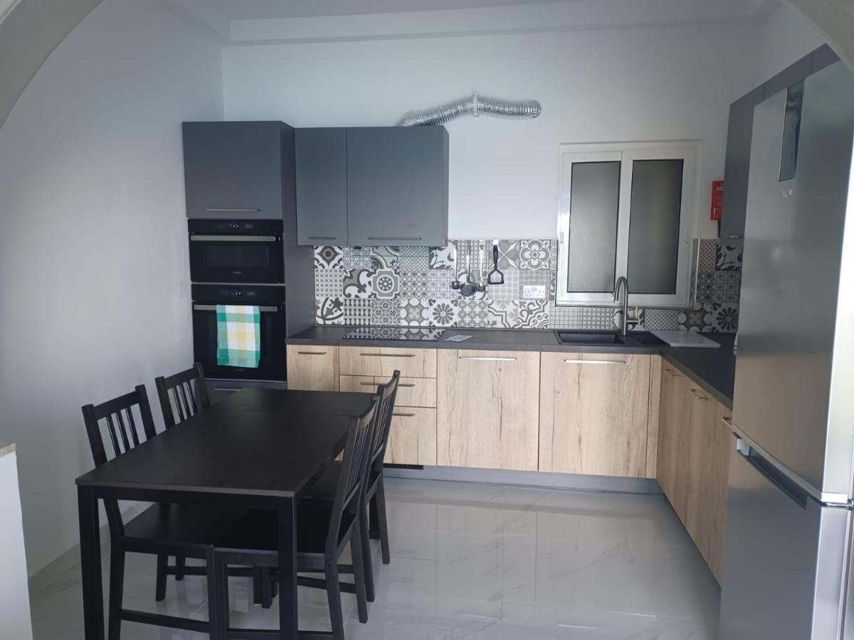 Beautiful Sliema Seaview Apt ภายนอก รูปภาพ